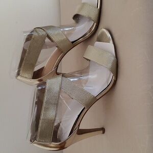 Kelly & Katie Larinia Open Toe Shoes